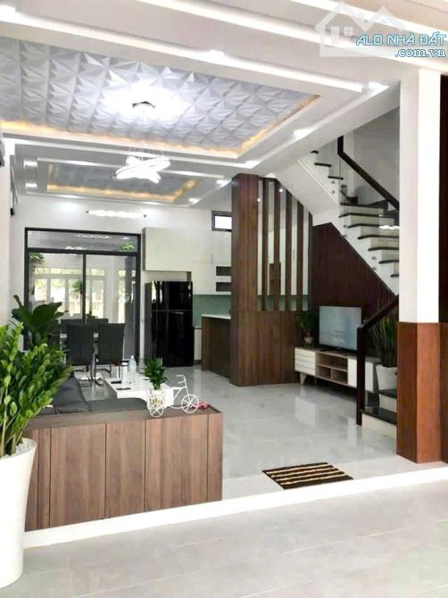 Cần bán nhà phố cao cấp khu Omely Đào Tông Nguyên, NB, Dt 6x14m. Giá 8,4 tỷ - 13