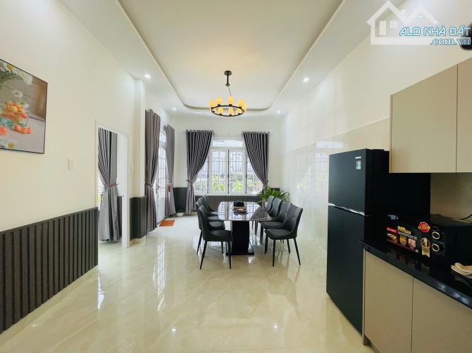 Đà Lạt - Villa - Nguyễn Siêu - 196m2 ( tt 210mv ) - 10,9 tỷ - 13