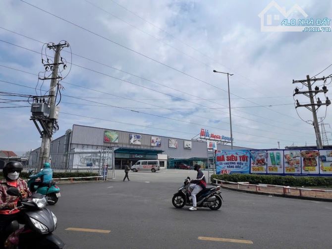 Biệt thự 3 tầng Mặt tiền đường TRƯƠNG THỊ HOA phường TTH Q12, dt 165m2 (6,6mx25m) Đường10m - 17