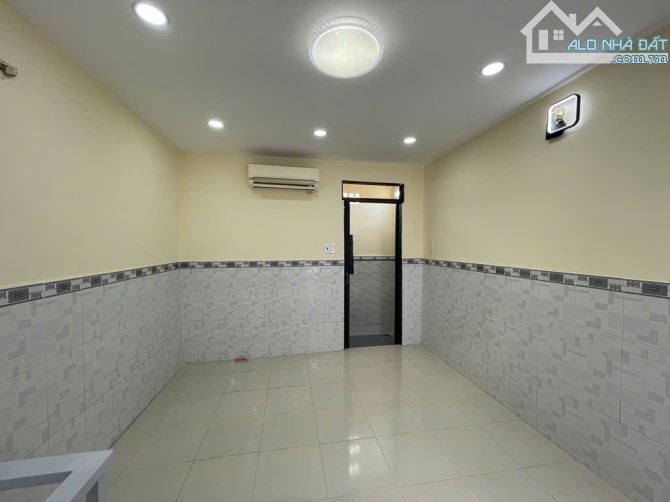 Hẻm xe máy Huỳnh Thiện Lộc-Tân Phú-18m2-ngang 3m-3 tầng-2pn-giá 2,5 tỷ - 18