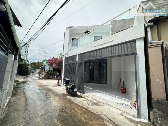 BÁN NHÀ CĂN GÓC 2 MT 1 TRỆT 1 LẦU PHƯỜNG BỬU HÒA,DT 49M2,3 PHÒNG NGỦ,SỔ RIÊNG,THỔ CƯ 100%, - 2