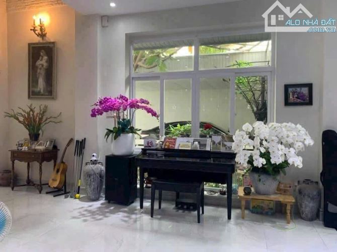 Biệt thự Khu D2D - Phường Thống Nhất.   - Diện tích: 16m x 18m = 288m2 - DTXD 8m x 18m& DT - 2