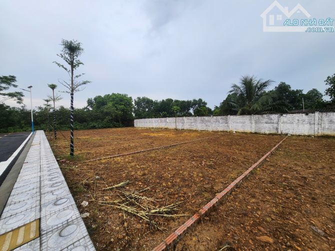 BÁN ĐẤT HÒA LẠC, CỔNG CHÍNH ĐHQG, VIEW HỒ, PHÂN LÔ VỈA HÈ, ĐỦ HẠ TẦNG, GIÁP GA METRO,140M2 - 2