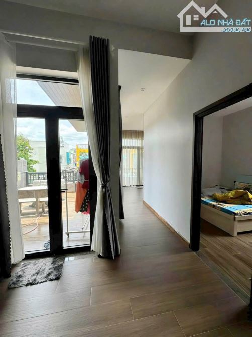 Giá gấp 10,5 tỷ. Bán biệt thự tâm huyết kdc Tân Phong,Biên Hoà. 8,3x23m. 200m2. Đường ôtô - 2