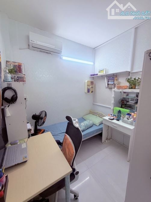 BÁN GẤP NHÀ NGUYỄN SƠN – CÁCH 1 CĂN RA  HXH – 3 TẦNG – 30M² - 2