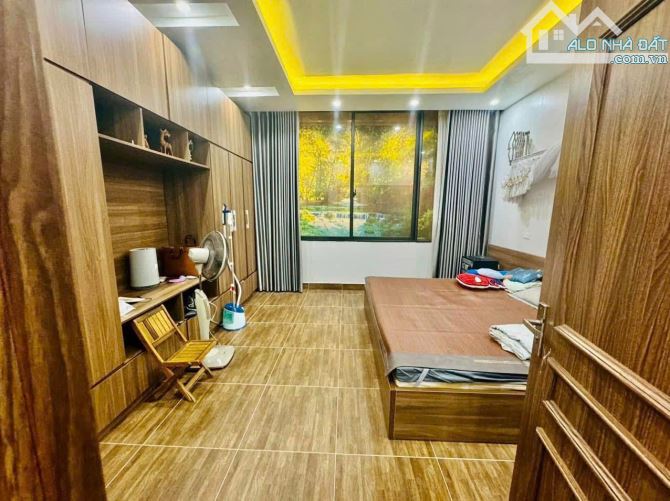 Nhà cực đẹp LK Đô Nghĩa - phân lô ô tô tránh , đỗ , nhà hoàn thiện nội thất xịn . Dt 76m - 2