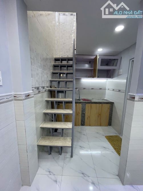 Hẻm xe máy Huỳnh Thiện Lộc-Tân Phú-18m2-ngang 3m-3 tầng-2pn-giá 2,5 tỷ - 2