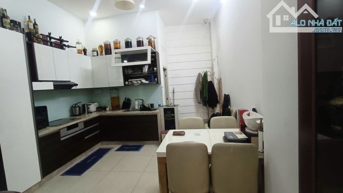 BÁN NHÀ ĐƯỜNG KINH DƯƠNG VƯƠNG / CXPLA,QUẬN 6 (4 x 13 x 3 TẦNG) 5.9 TỶ TL - 2