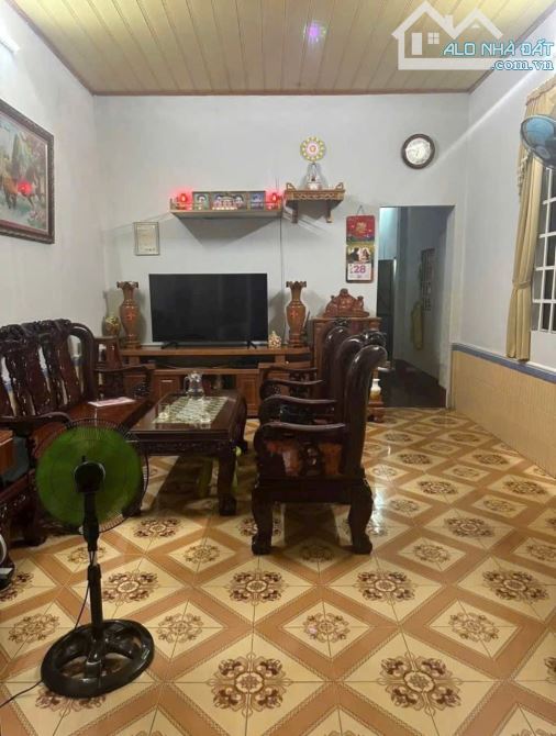 BÁN NHÀ SỔ RIÊNG GẦN CHỢ HOÁ AN .DT:5x21=105 M2. GIÁ: 1tỷ950 BỚT LỘC - 2
