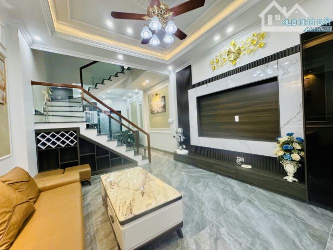 Bán căn nhà 3 tầng xây độc lập oto đỗ tận của tại Quỳnh Hoàng Nam Sơn - 2