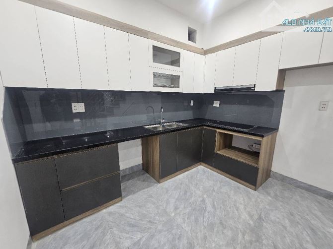 Bán nhà Tam Trinh. Vị trí đẹp - 15M ra Ô tô - 25M ra phố. Nhà đẹp đủ công năng. - 2