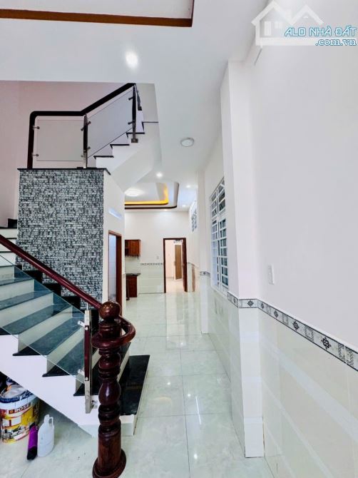 Nhà đối diện trường cấp 2 Tô Ngọc Vân ( 5M x 22M 1 trệt 1 lầu ) Q12 - 2