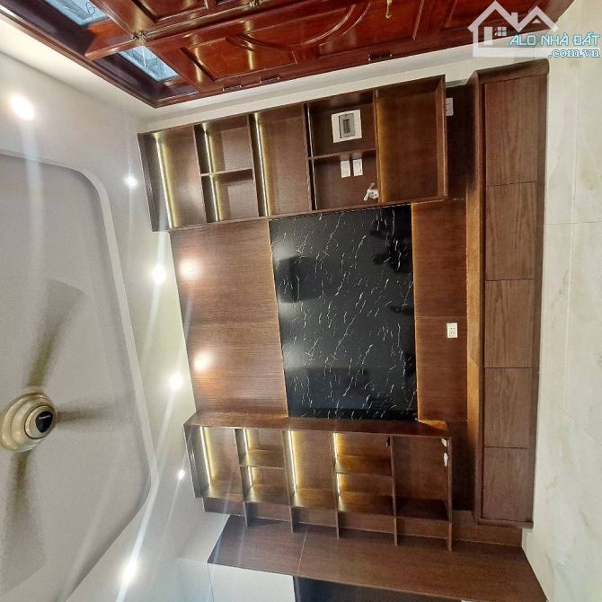 6,3 TỶ - 35M2 - 6 TẦNG - FULL NT - Ô TÔ ĐỖ CỔNG NHÀ - VIỆT HƯNG - TRƯỜNG HỌC GẦN - 2