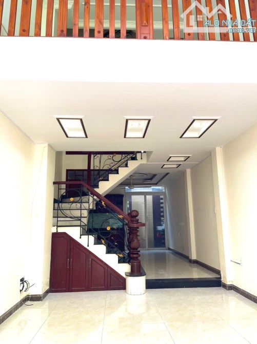 Cho thuê nhà hoàng quốc việt giáp phú mỹ hưng 4 tấm giá chỉ 20tr - 2