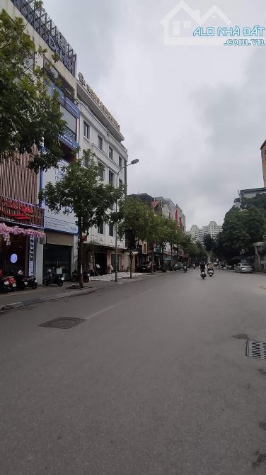 Vị Trí Vàng - Mặt Phố Đẹp Nhất TRƯƠNG CÔNG GIAI, Vỉa hè 10m, Thuê 40 triệu, 32m2 18.5 tỷ - 2