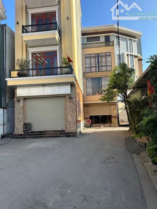 🛖: cần bán lô đất ,100m2, mặt tiền 5m, đường 8m  Tôn Đức thắng,  Sở Dầu,  Hồng Bàng  💸:6 - 2
