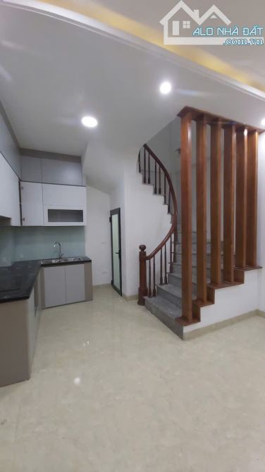 BÁN NHÀ 5T NGÕ NÔNG, THÔNG, CẠNH CHỢ MẬU LƯƠNG - HÀ ĐÔNG - FULL NỘI THẤT - GIÁ CHỈ 5.95 TỶ - 2