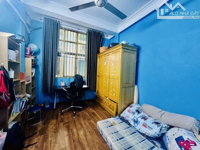 Cần bán căn nhà đường Trần Quốc Hoàn, Cầu giấy. DT 40m2x5T, ô tô . Giá 14,95 tỷ. - 2