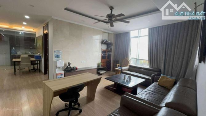 Bán CHCH tòa Eurowindow  Trần Duy Hưng. DT 140m2 gồm 3pn và 2vs. Đầy đủ nội thất. 12 tỷ - 1