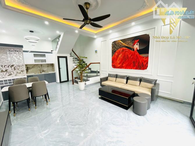 Siêu phẩm 3 tầng sau nhà mặt đường Thư Trung, Đằng Lâm - 2
