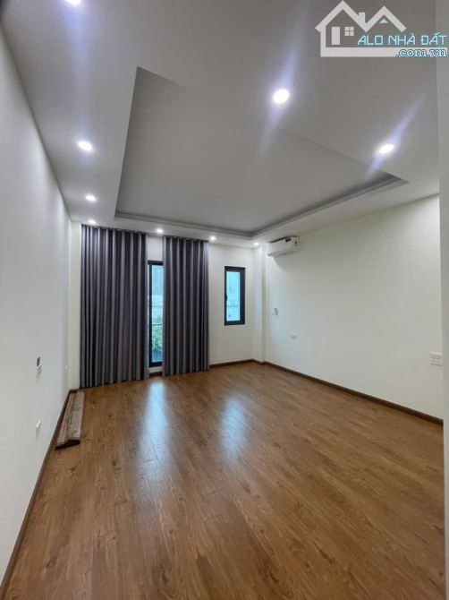 Nguyễn Van Linh - Gần BIG C-AEON - 5 TẦNG - 1 NHÀ RA Ô TÔ TRÁNH - 69.1m chỉ 6 Tỷ - 2