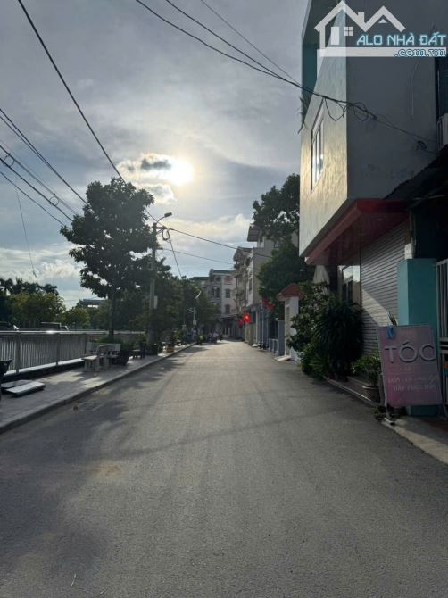Bán lô Xuân Thụ. P Đông Ngàn. Từ Sơn, Bắc Ninh / DT 107m2 MT 4,2m Giá 4,8 tỷ - 2