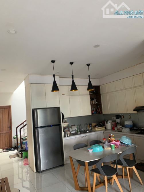 Nhà Mới - Xe Hơi Vào nhà - 137M2 - Ngang 5,1 Nở Hậu - 11.9 Tỷ - Giáp Quận 6 - Tân Hòa Đông - 2
