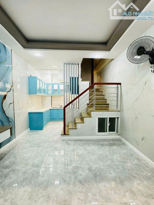 Nhà nhỏ Sư Vạn Hạnh, Q10, 20m2, 3.7x6, 3 lầu, 2 PN, hẻm 2m sạch, 30m ra đường lớn. - 2