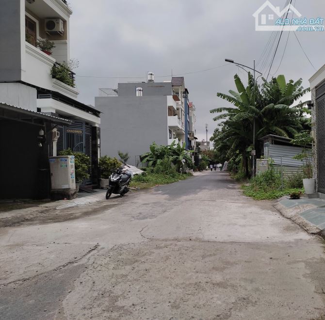 Đường ô tô 8m - Nhỉnh 6 tỷ - Nhà 3 tầng 56m2 - Pháp lý chuẩn - Khu dân cư an ninh - 2