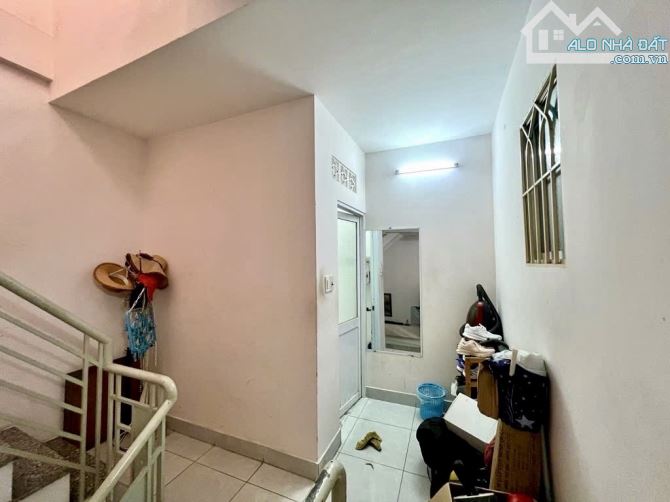 🤩..SIU..🤩 NHÀ 3Tầng - 30M2 SHR HC - TT Q7 - gần HXH - NHỈNH 4TỶ 🤩🏡🏡 - 2