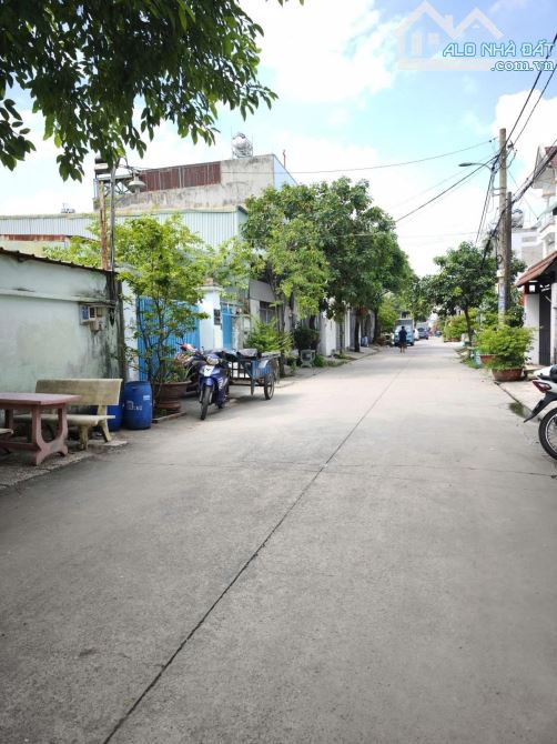 BÁN NHÀ THỚI TAM THÔN HÓC MÔN - 97M2 ( 4M X 24M) - ĐƯỜNG 12M - 4.27 TỶ - 2