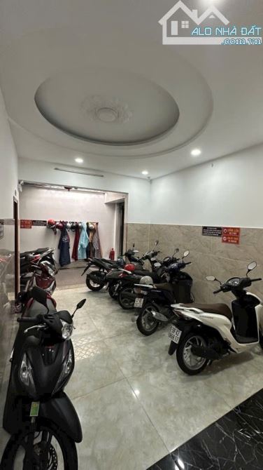 CHDV - 8 Phòng - Hẻm xe hơi - Trần Thái Tông - 4 tầng - Giá 8 tỷ - 2