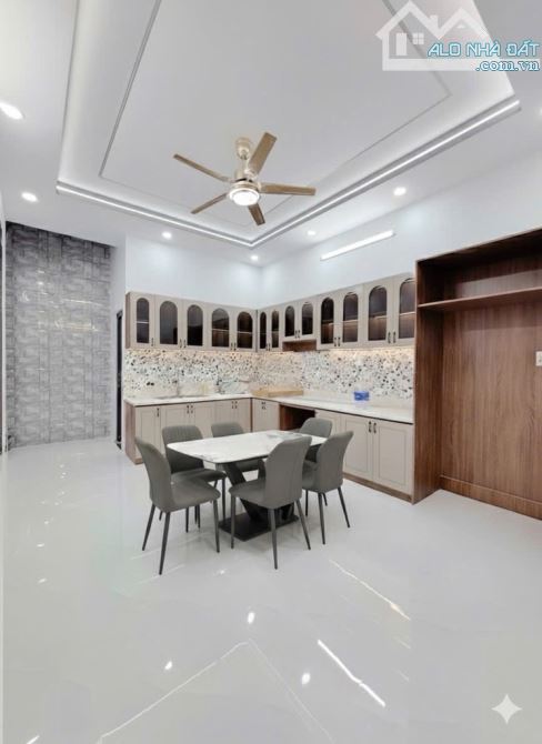 NHÀ MỚI 3 TẦNG HƯƠNG LỘ 2 – 60M2 – HẺM XE TẢI – GIÁ NHỈNH 6 TỶ - 2