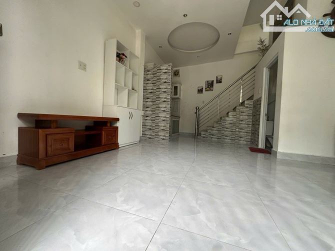🏡🚗 NHỈNH 3TỶ - NHÀ 2TẦNG - ĐƯỜNG Ô TÔ - NGANG 5M - cạnh Q7 - NB🏘️🏡🏡 - 2