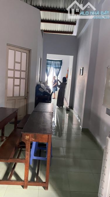 BÁN NHÀ ĐẸP 2 TẦNG - DT 108M2 - ĐƯỜNG NGUYỄN QUÝ ĐỨC - VỊ TRÍ TTTP - GIÁ 6,4 TỶ - 2