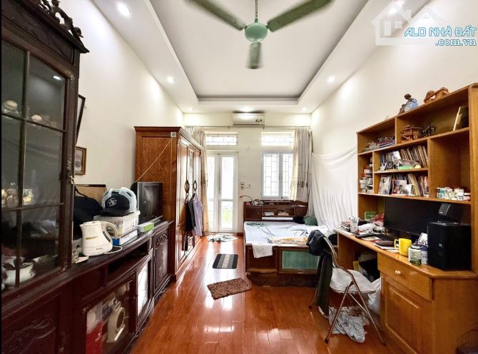 BÁN NHÀ ĐẸP ĐỐNG ĐA – DÂN XÂY 42M2 – NGÕ RỘNG 3M - KINH DOANH – NỞ HẬU – CÁCH PHỐ CHỈ 50M - 2