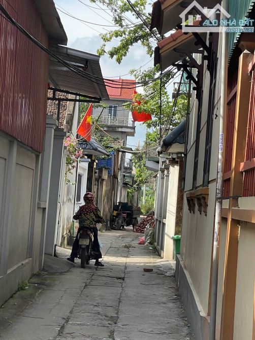 Chính Chủ  gửi Em Bán lô đất thổ cư ngõ ô tô 2, 5 tấn chỗ vào tận nhà ..Thông thoáng - 2