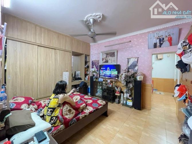 Đường Láng gần Thái Thịnh Yên Lãng diện tích 93m giá 13.4 tỷ - 2