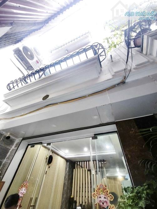 Nhà mới đẹp gần phố Hồng Mai ngõ to thoáng sáng, gần trường học 7.5tỷ - 2