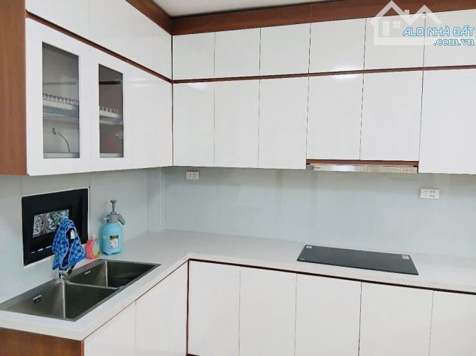 🪸 NHÀ ĐẸP LÔ GÓC - HOÀNG QUỐC VIỆT CẦU GIẤY  - 40M2 - 5 TẦNG - GẦN PHỐ - GIÁ 9 TỶ HƠN - 2
