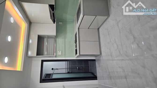 Hẻm Ô tô 1 trục - Âu Dương Lân Q8, 3 Tầng, 4PN MỚI TINH, NHỈNH 5 TỶ - 2
