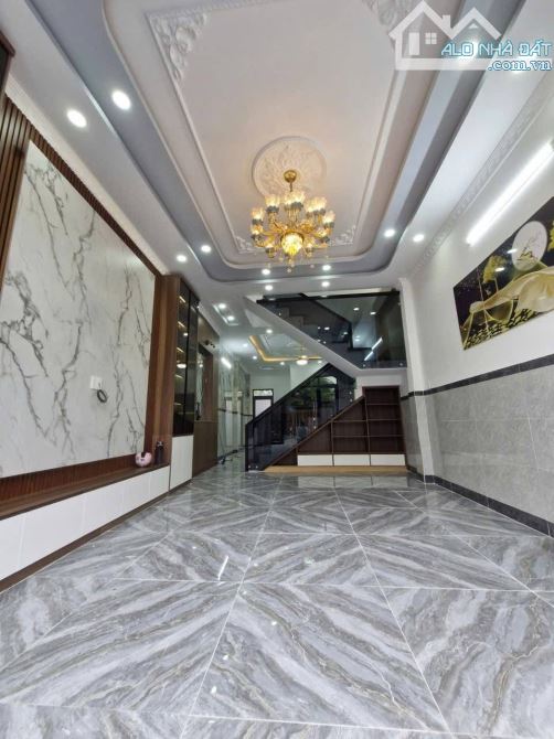 Nhà SHR Tân Hiệp Hoc Mon 3.9x18m nở 4.9m giá 4.5ty - 2