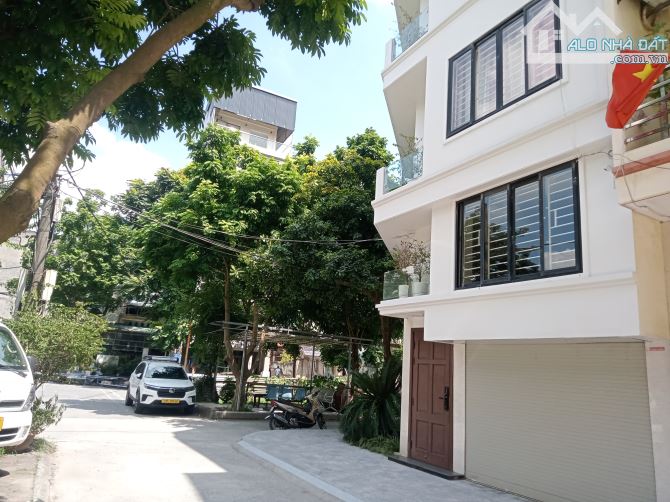 BÁN BIỆT THỰ LÔ GÓC GẦN HỒ THẠCH BÀN, LONG BIÊN, 50m² - 4 tầng, Ô TÔ tránh, hơn 10 tỷ - 2