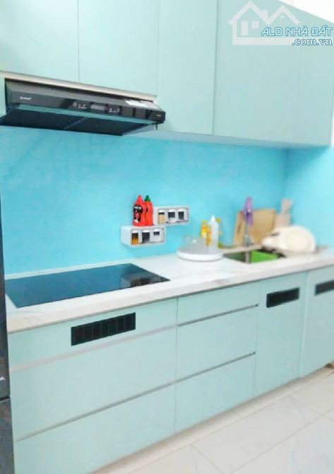 BÁN NHÀ GẦN MẶT TIỀN ĐƯỜNG LÊ VĂN KHƯƠNG - HẺM OTO, 2 SẸC DỄ TÌM - DÂN TRÍ TỐT - 2 TẦNG - - 2