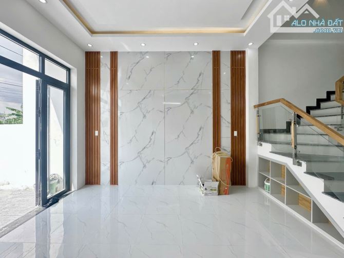 CÒN DUY NHẤT 2 CĂN NHÀ LẦU MẶT TIỀN NGAY TRẠM THU PHÍ BỬU LONG - 2