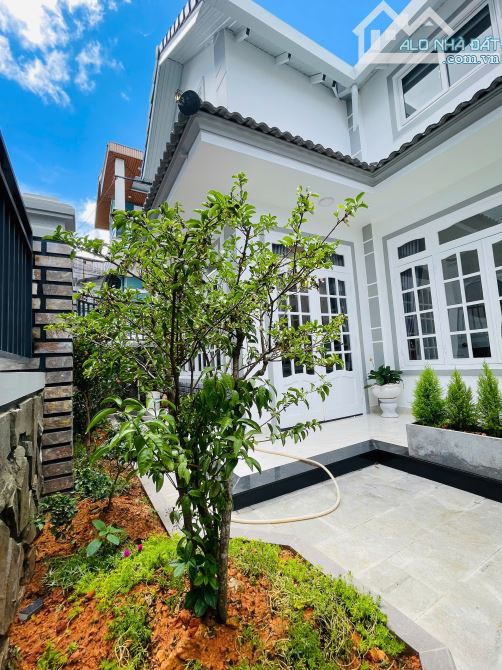 Đà Lạt - Villa - Nguyễn Siêu - 196m2 ( tt 210mv ) - 10,9 tỷ - 2