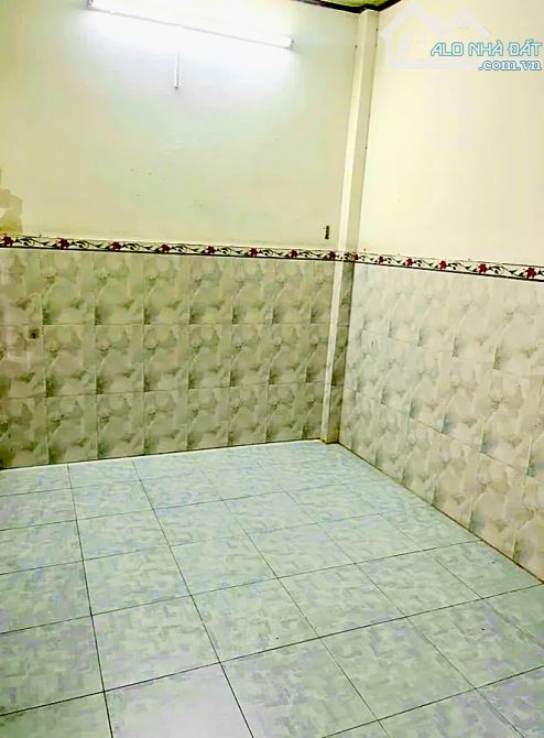 Bán 🏡 2tầng hẻm 4, 5tỷ khu dân trí cao gần chợ,trường học Bùi Minh trực , Q8 - 2