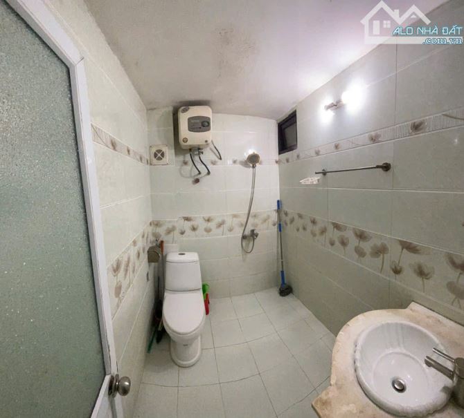 Cho thuê nhà ngõ Gốc Đề Hai Bà Trưng 33m x 4 tầng, giá 8.5tr/tháng - 2