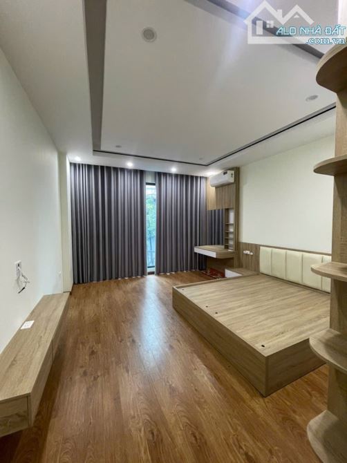 QUÁ ĐẸP -Ô TÔ ĐỖ-NGAY ĐƯỜNG Ô TÔ TRÁNH-35/60M 6T TRƯỚC RỘNG THOÁNG CHỈ 6.4TY-THẠCH BÀN - 2