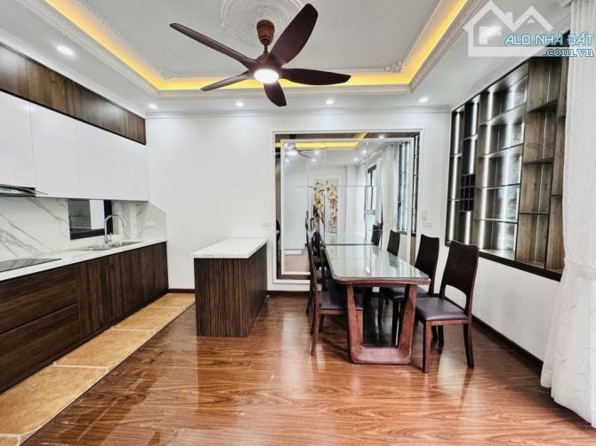 🏡NHÀ ĐẸP-LÕI CẦU GIẤY-GẦN Ô TÔ - GẦN HỒ - NGÕ THÔNG-DÂN XÂY-NỘI THẤT SANG TRỌNG-GIÁ TỐT-D - 2